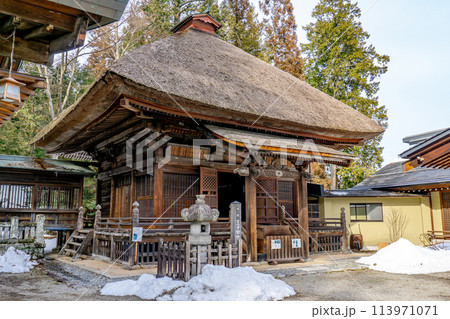 長野県大町市　信州仁科の里　若一王子神社　観音堂（長野県宝） 113971071