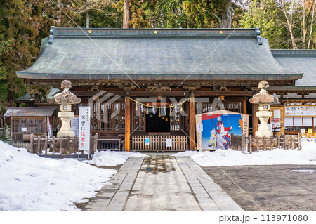長野県大町市　信州仁科の里　若一王子神社（にゃくいちおうじじんじゃ）　拝殿 113971080