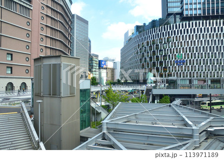 大阪駅梅田側の景色 113971189