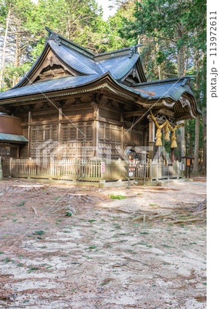 長野県駒ヶ根市赤穂の大御食神社(おおみけじんじゃ) 拝殿 長野県駒ヶ根市赤穂の大御食神社(おおみけじんじゃ) 拝殿 113972611