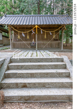 長野県駒ヶ根市赤穂の大宮五十鈴神社 末社殿 長野県駒ヶ根市赤穂の大宮五十鈴神社 末社殿 113972634