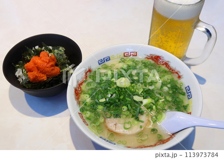 ネギ増し豚骨ラーメンと辛し明太子ご飯 ネギ増し豚骨ラーメンと辛し明太子ご飯 113973784
