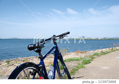 海辺に停めた自転車 海辺に停めた自転車 113973889