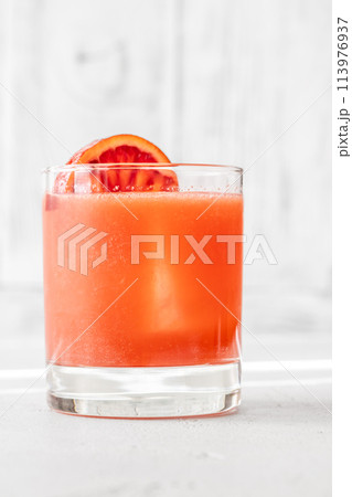 Sicilian Negroni cocktail 113976937