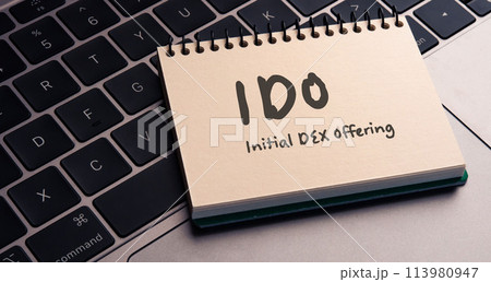 IDO (Initial DEX Offering) と書かれたノートのアイキャッチ画像 IDO (Initial DEX Offering) と書かれたノートのアイキャッチ画像 113980947