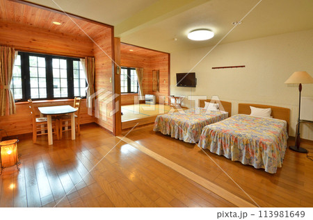 木の温もり溢れる和洋室　ゆったり過ごせる明るい客室 113981649