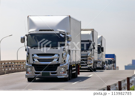 物流トラック　イメージ 113982785