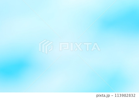 青色系ふんわりとした背景　グラデーション　 113982832