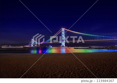 神戸市、明石海峡大橋のライトアップ(虹パターン) 神戸市、明石海峡大橋のライトアップ(虹パターン) 113984167