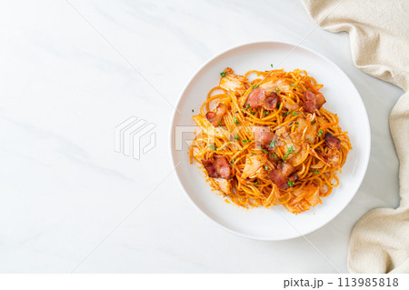 stir-fried spaghetti with kimchi and bacon stir-fried spaghetti with kimchi and bacon 113985818