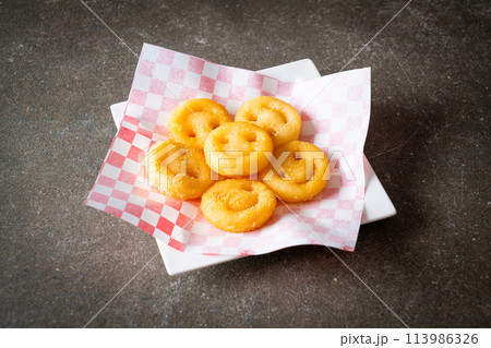 hash browns with ketchup and mayonnaise 113986326