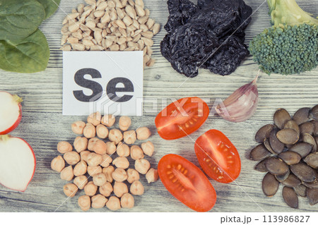 Healthy food and various ingredients containing natural selenium and other vitamins and minerals 113986827