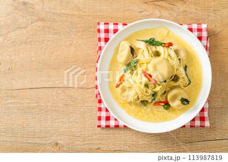 Rice Noodles with Green curry and Fish ball 113987819