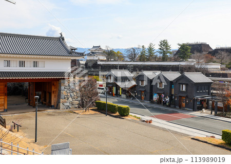 山梨県 甲府市 甲府城 山手渡櫓門と甲州夢小路 山梨県 甲府市 甲府城 山手渡櫓門と甲州夢小路 113989019
