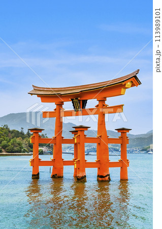 広島 嚴島神社　大鳥居 113989101