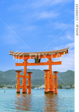 広島 嚴島神社　大鳥居 113989103