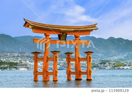 広島 嚴島神社　大鳥居 113989129