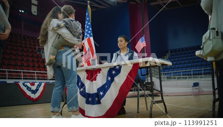 American citizens come to vote in polling station American citizens come to vote in polling station 113991251