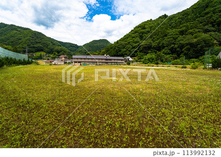 【廃校】旧備中中学校のグランドと校舎 岡山県高梁市 【廃校】旧備中中学校のグランドと校舎 岡山県高梁市 113992132