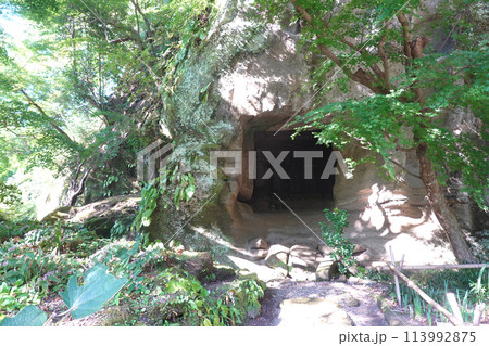 北鎌倉_明月院やぐら 北鎌倉_明月院やぐら 113992875