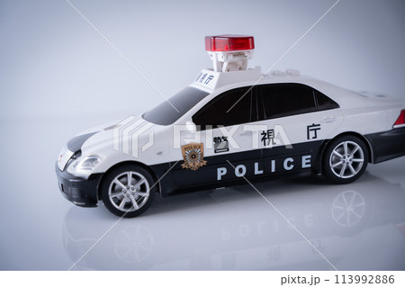 パトカー 緊急車両 事件 犯罪 113992886
