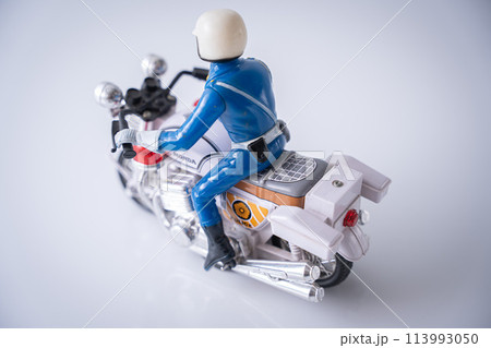 白バイ 緊急車両 オートバイ バイク 113993050