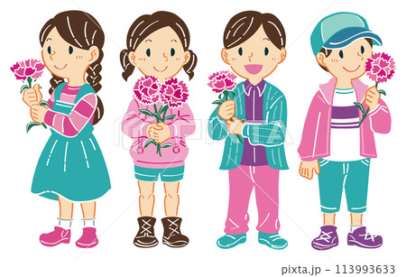 5月　母の日　カーネーションを持つ子どもたちのイラスト　 113993633