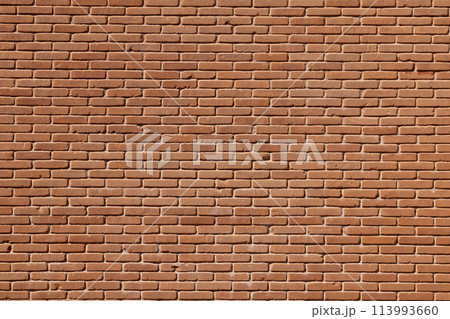 ヨーロッパの古い赤いレンガの壁面素材 113993660