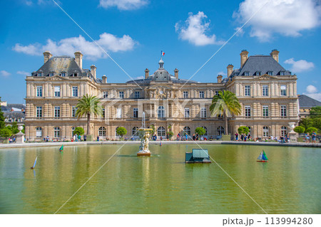 観光都市のフランスのパリの観光名所 観光都市のフランスのパリの観光名所 113994280