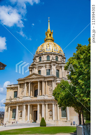 観光都市のフランスのパリの観光名所 113994303