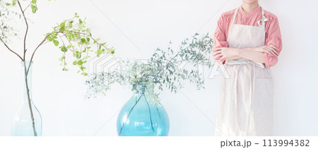 女性店員 女性店員 113994382