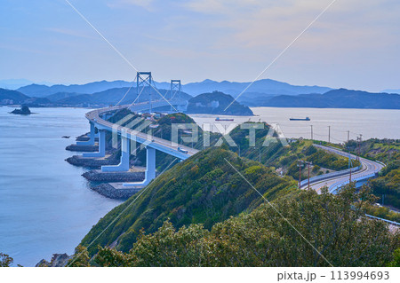 兵庫県南あわじ市から大鳴門橋と鳴門海峡、徳島方面の眺望 113994693