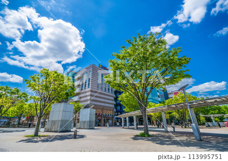 日本の横浜都市景観 新緑に染まる地下鉄 センター南駅前などを望む=4月25日 日本の横浜都市景観 新緑に染まる地下鉄 センター南駅前などを望む=4月25日 113995751