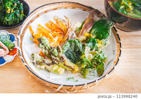 春の山菜 天ぷら盛合せ 春の山菜 天ぷら盛合せ 113998240