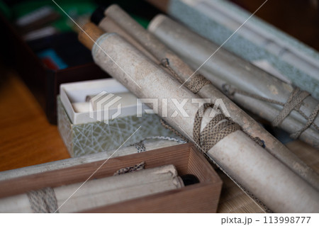 実家の整理をしていて出てきた古い掛け軸 113998777