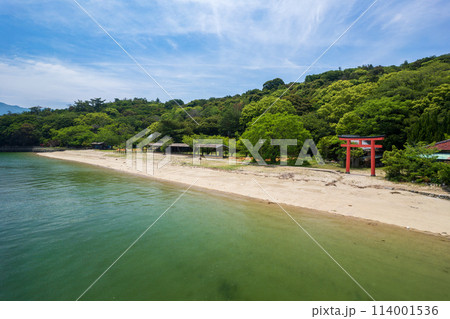 香川県三豊市仁尾町にある無人島の蔦島 香川県三豊市仁尾町にある無人島の蔦島 114001536