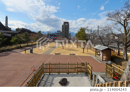 山梨県 甲府市 舞鶴城公園 広場 稲荷櫓からの眺め 山梨県 甲府市 舞鶴城公園 広場 稲荷櫓からの眺め 114004243