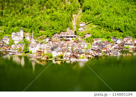 Hallstatt aerial panoramic view, Austria Hallstatt aerial panoramic view, Austria 114005104