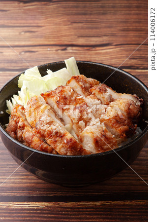 唐揚げ丼 唐揚げ丼 114006172