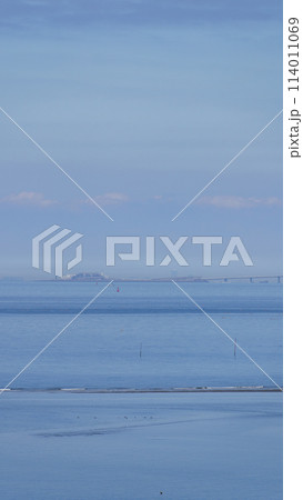 富津海岸から見た東京湾アクアライン(海ほたるPA) 114011069