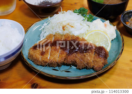 おいしいトンカツ定食 おいしいトンカツ定食 114013300
