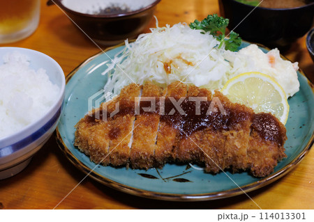 おいしいトンカツ定食 おいしいトンカツ定食 114013301