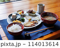 美味しい伝統的な和風朝食 114013614