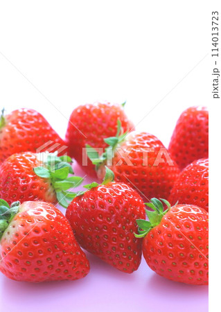いちご(縦構図) いちご(縦構図) 114013723