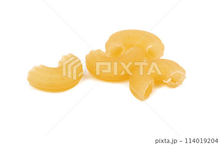 Elbow macaroni isolated Elbow macaroni isolated 114019204