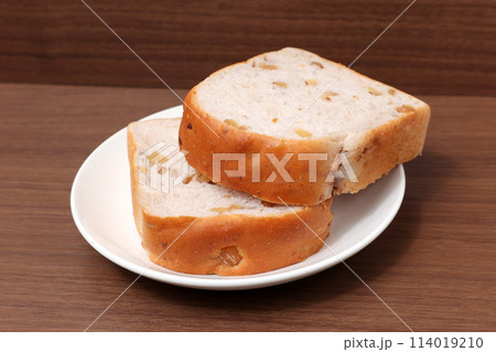 パン、ブレッド、くるみ、くるみパン、クルミ、くるみブレッド、洋食、軽食、食べ物、食パン、トースト 114019210