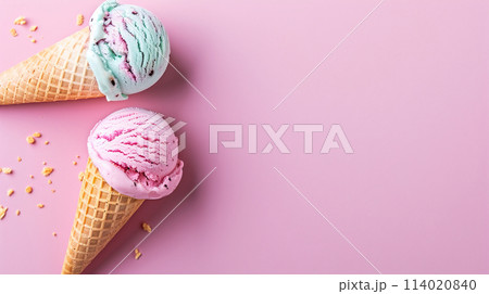 夏に食べる冷たくておいしいアイスクリーム 夏に食べる冷たくておいしいアイスクリーム 114020840