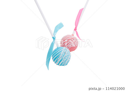 cake-pop candy isolated on the white 114021000