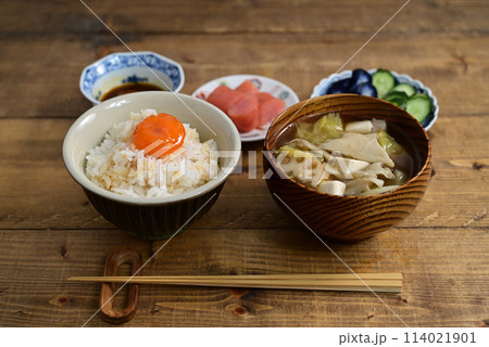 ご飯とみそ汁ほか、ご飯に合うおかず ご飯とみそ汁ほか、ご飯に合うおかず 114021901