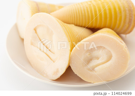 白バックのタケノコ水煮 白バックのタケノコ水煮 114024699